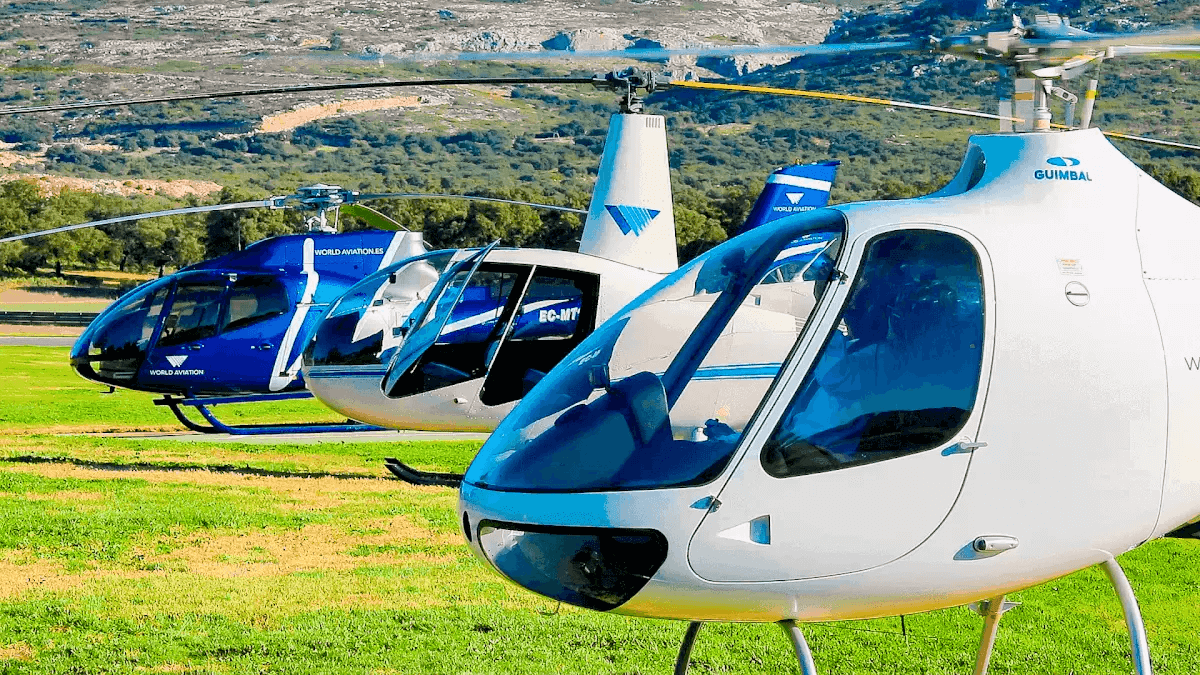 Helicóptero en aeródromo